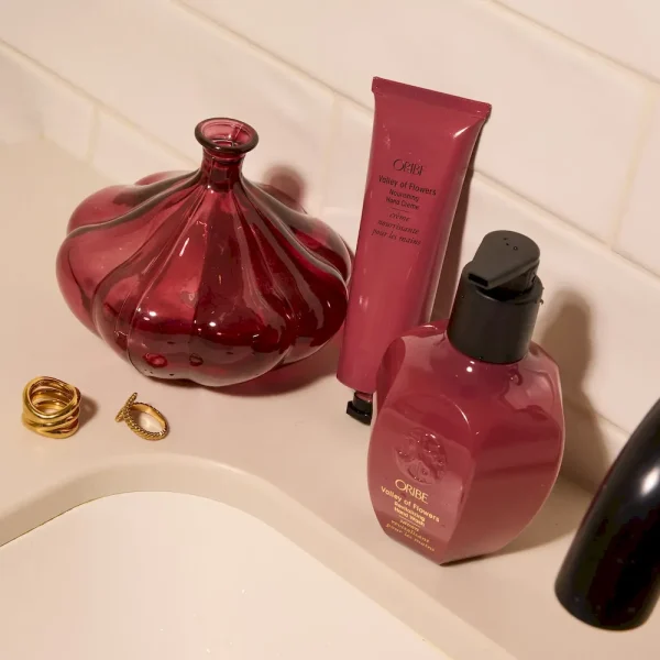 Valley of Flowers Revitalizing Hand Wash - Image 3